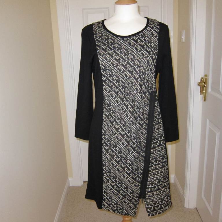 Yest dress size 14 textured panel back and front with gold thread. 