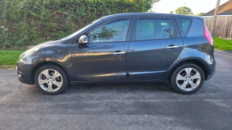 2011 Renault Scenic Dynamique automatic diesel mot june 2026 low mileage