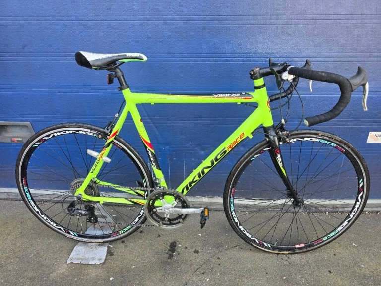 Road racing bike VIKING MILANO Wheels 700C Frame 23"/59cm VGC!