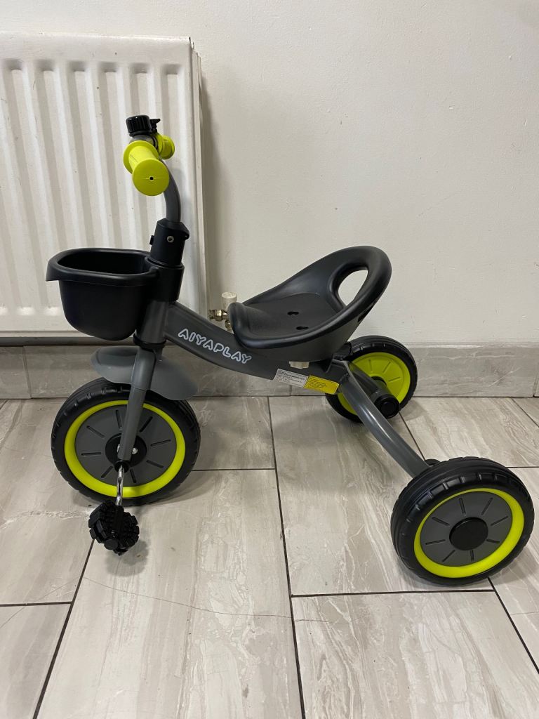 Kids trike/ AIYAPLAY