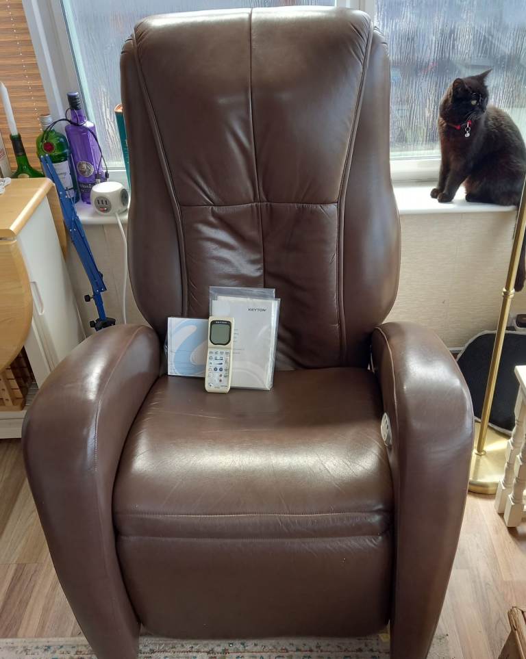 Keyton Leather Massage Chair With Matching Sofa