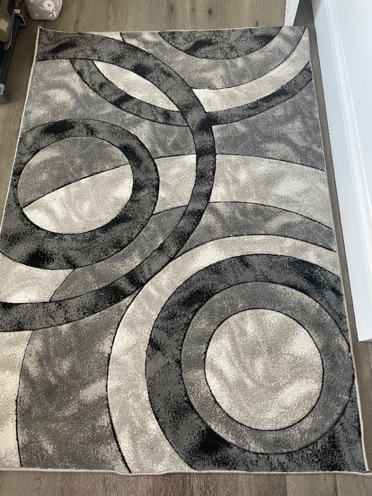 Rugs x 2 ,1 extra large new and 1 nearly new £20