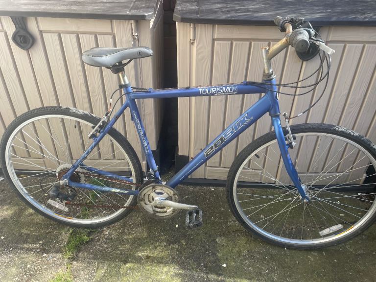 Men’s blue 21 speed road bicycle