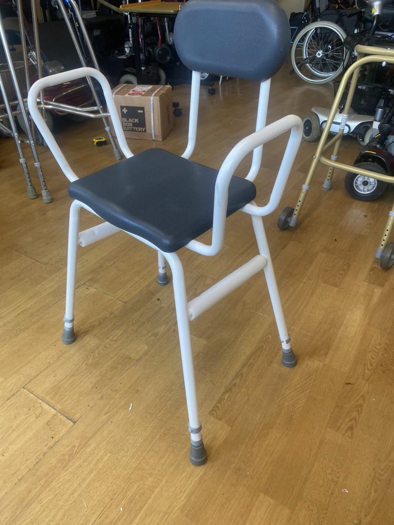 Perching Stool - New - Stock Clearance - CHEAP 