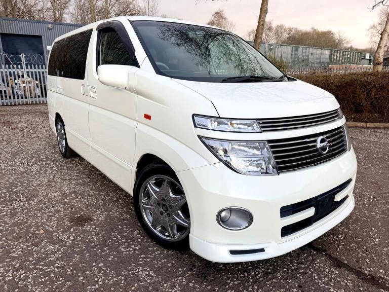 2002 Nissan Elgrand HIGHWAY STAR FRESH IMPORT 4WD AUTO 8 SEATS MPV CRUISE CONTROL4/B GRADE ULEZ M...