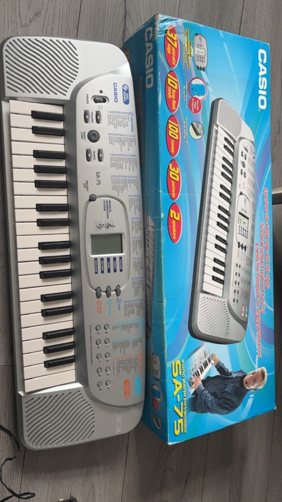 Casio SA-75 keyboard 