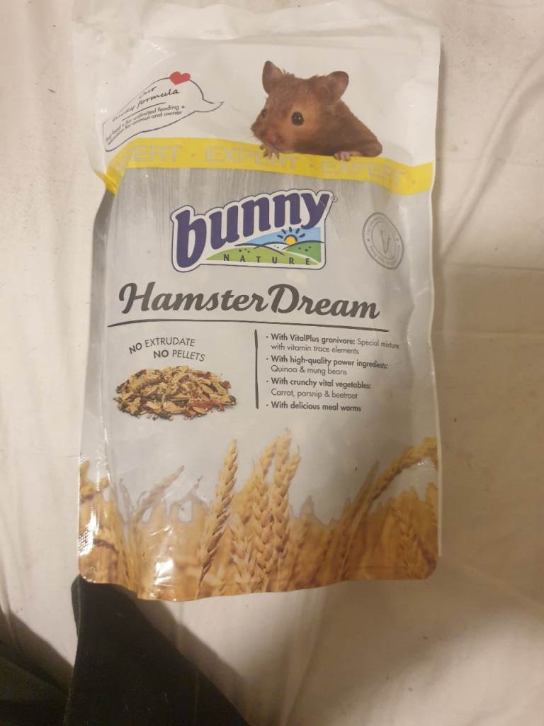 Hamster food 