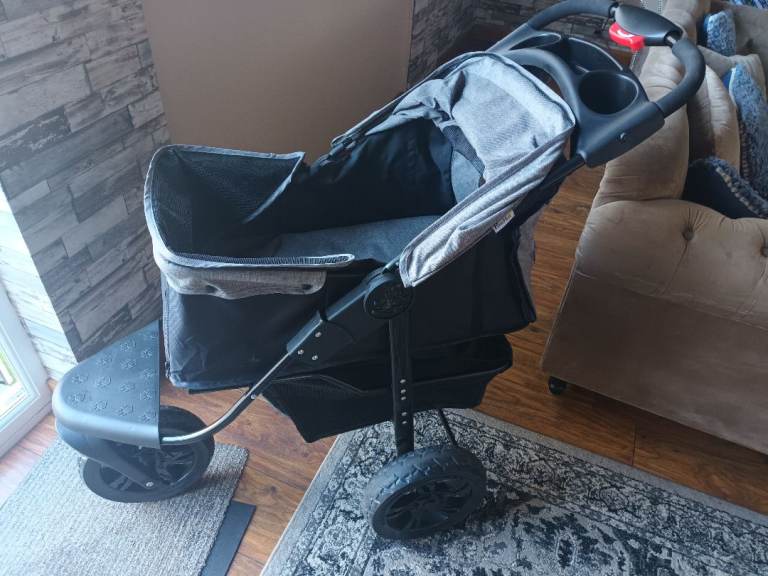 Paw hut dog stroller 