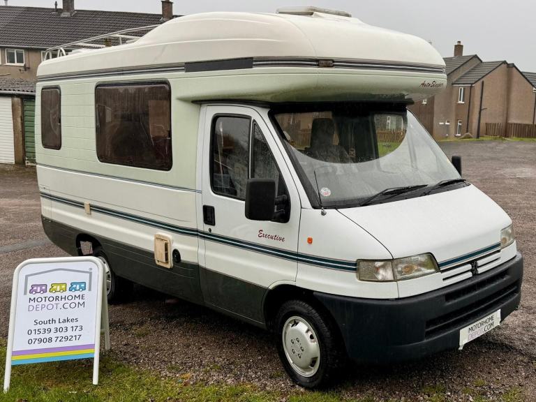 Auto-Sleeper Executive, 1997 manual, 2 Berth One-Piece monocoque fibreglass body