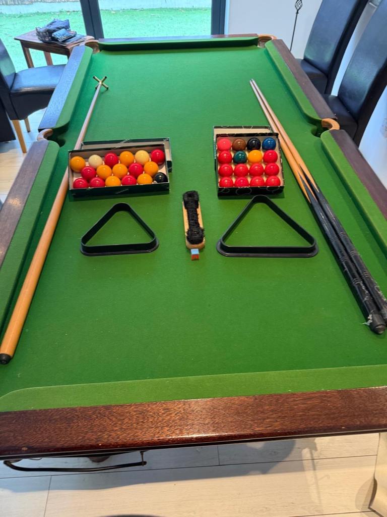 Snooker table 