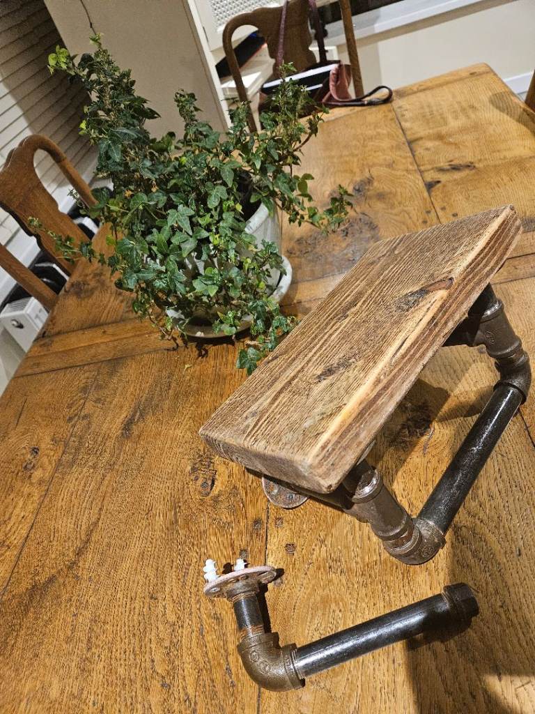 Bathroom accessories 