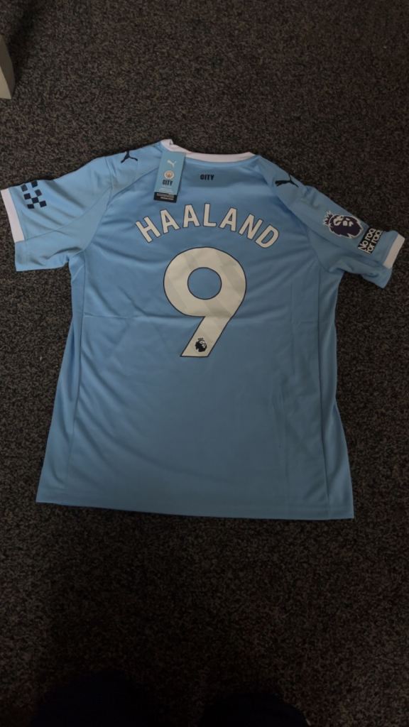 Haaland Manchester City home kit 25/26 Size large