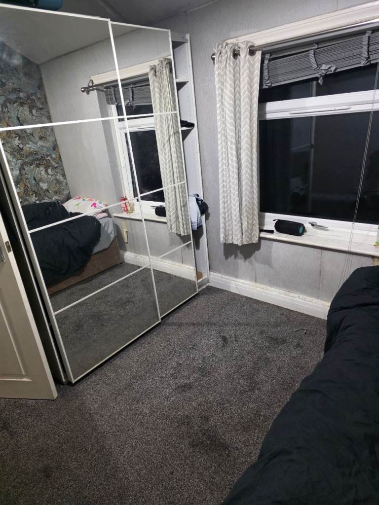 Double room to let 