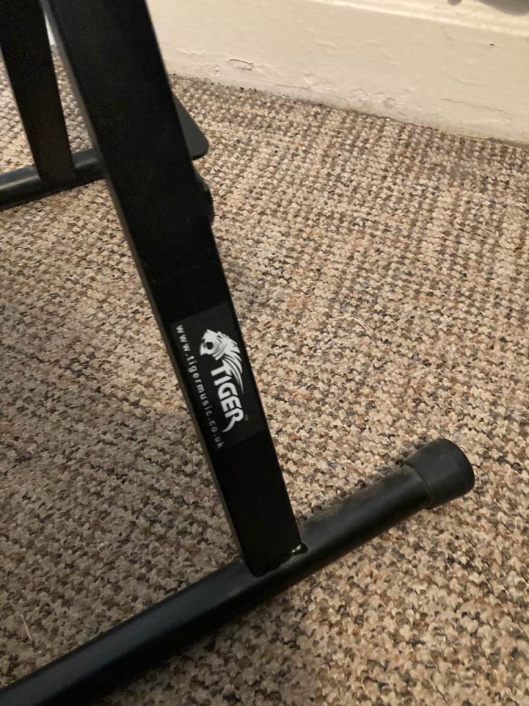Tiger Standard Adjustable Folding Guitar Amplifier, Monitor Stand - £10