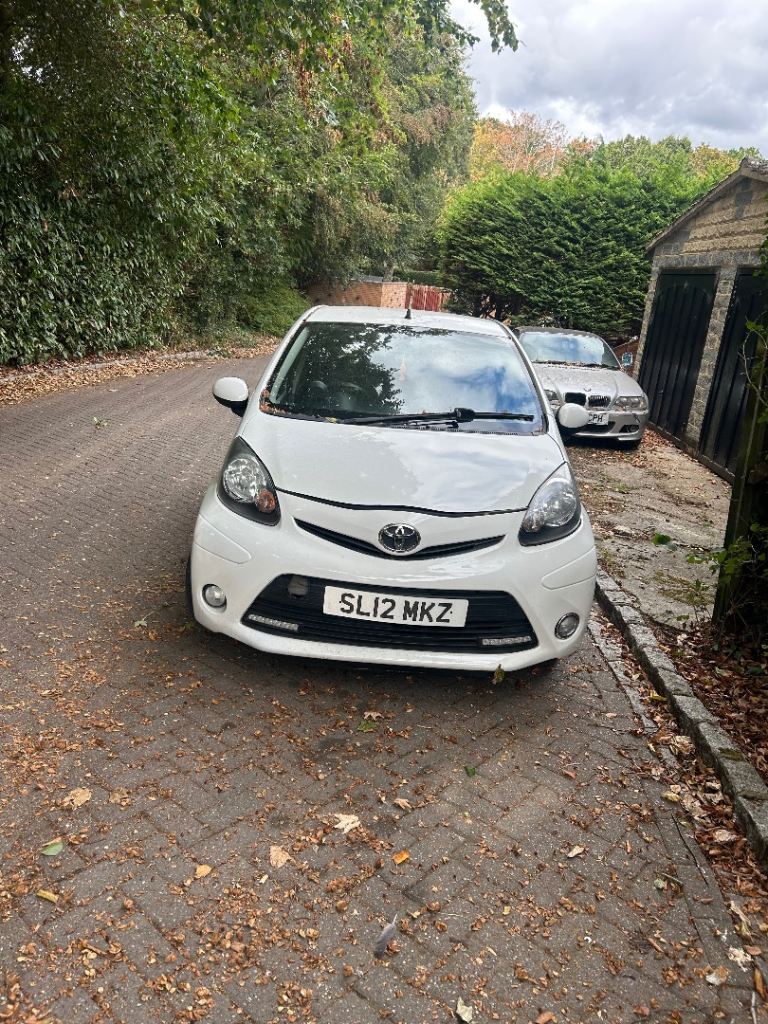 Toyota, AYGO, Hatchback, 2012, Manual, 998 (cc), 5 doors