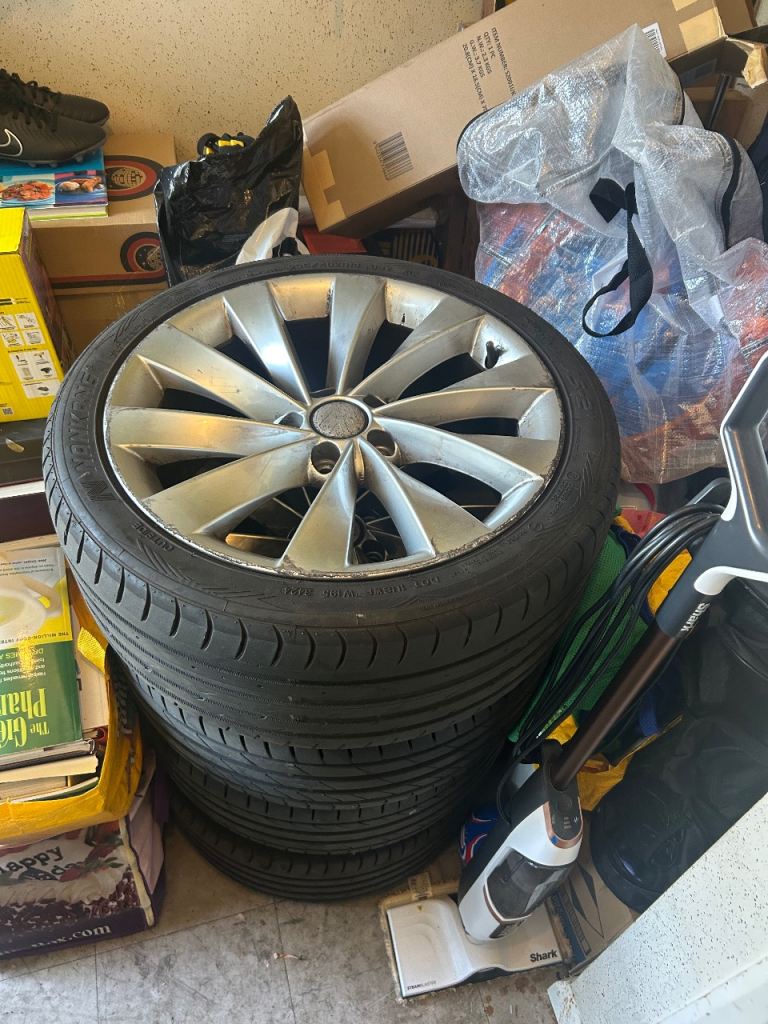 Set of 4 VOLKSWAGEN VW SCIROCCO GENUINE 18" ALLOY WHEEL AND TYRES