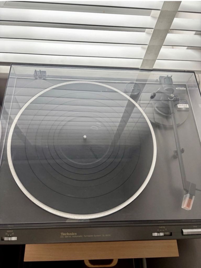 Technics Stack System: Turntable, Amplifier, Tuner, Cassette Player & Speakers 