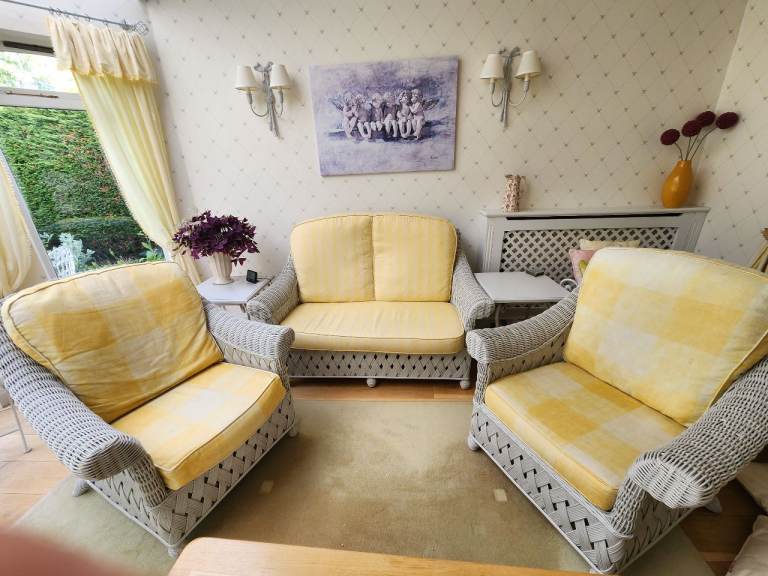 3 piece conservatory  Rattan furniture