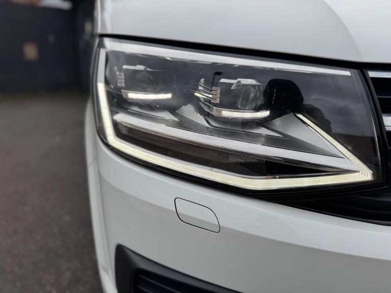 2016 Volkswagen Caravelle 2.0 TDI BlueMotion Tech 204 Executive 5dr DSG MPV DIESEL Automatic