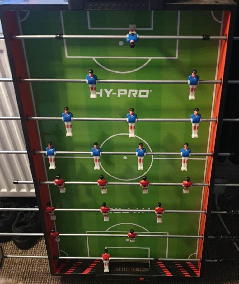 Pool / football table