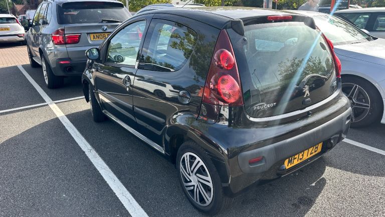 Peugeot, 107, Hatchback, 2013, Manual, 998 (cc), 5 doors