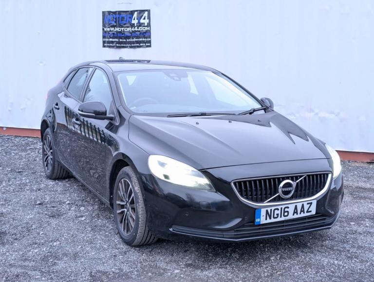 VOLVO V40 2.0 Momentum T2 2016