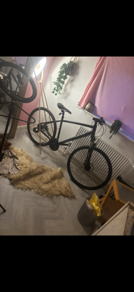 Black Hybrid Bike – Good Condition, Ready to Ride