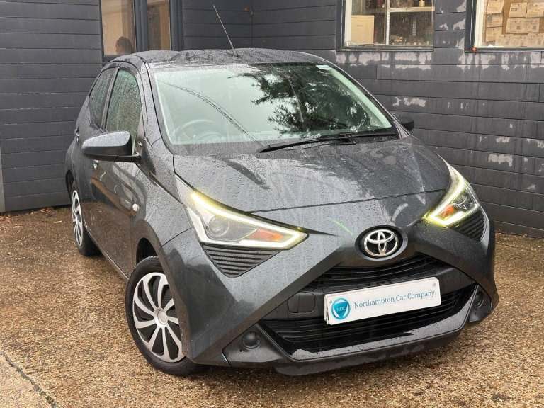 2018 Toyota AYGO 1.0 VVT-i x-play Euro 6 5dr HATCHBACK Petrol Manual