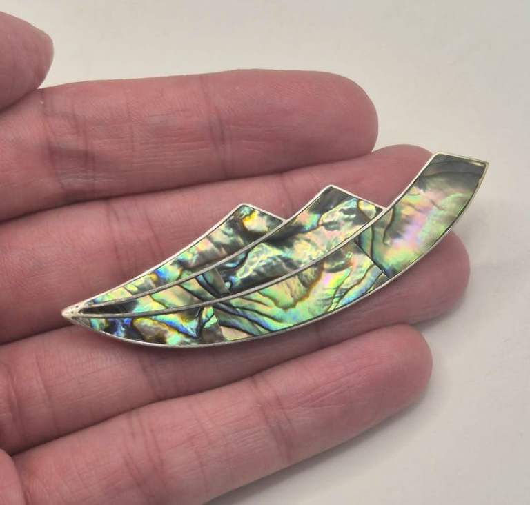 Alpaca Mexico abalone brooch