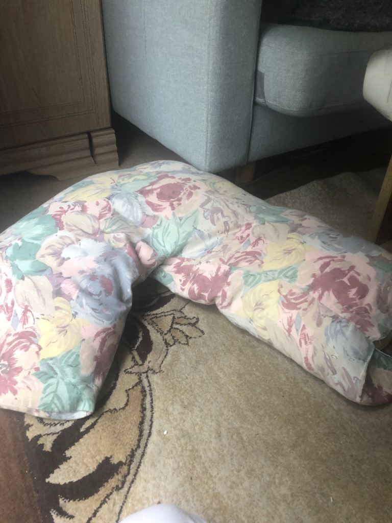 Comfortable Pregnancy Pillow – Floral Pattern, Good Condition