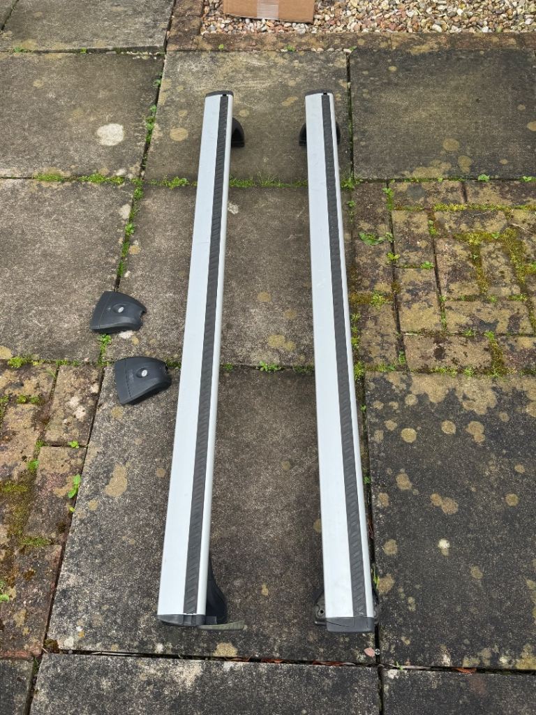 Volkswagen Transporter Thule locking roof bars 