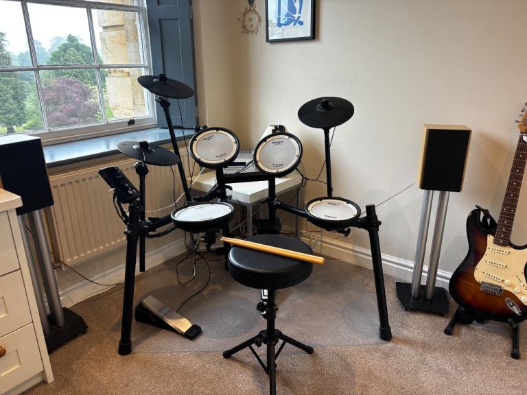 Roland TD-1DMK electronic drums