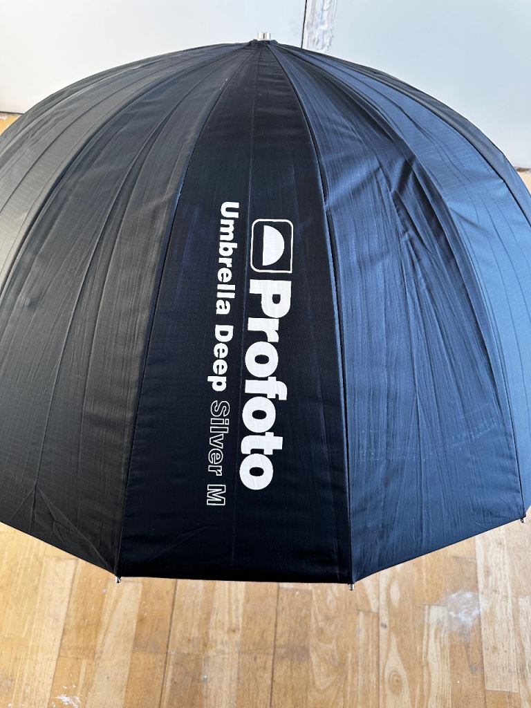Profoto Deep Silver Umbrella M + diffuser