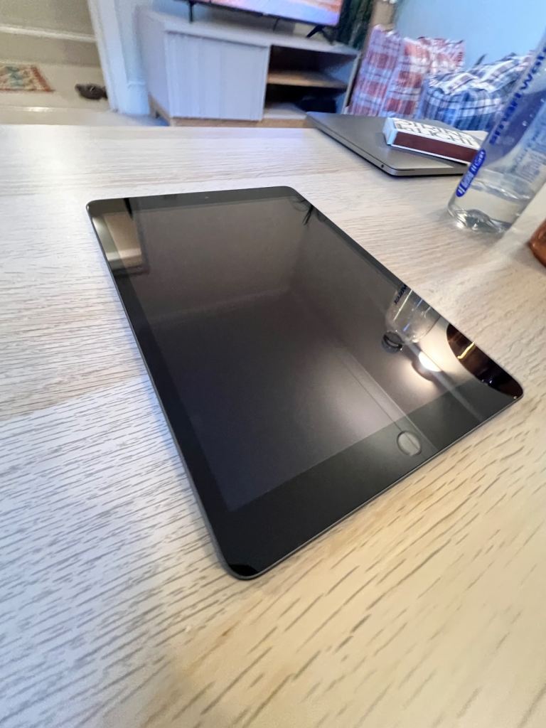 Apple iPad 7th Generation 32GB - Excellent Condition - WiFi only