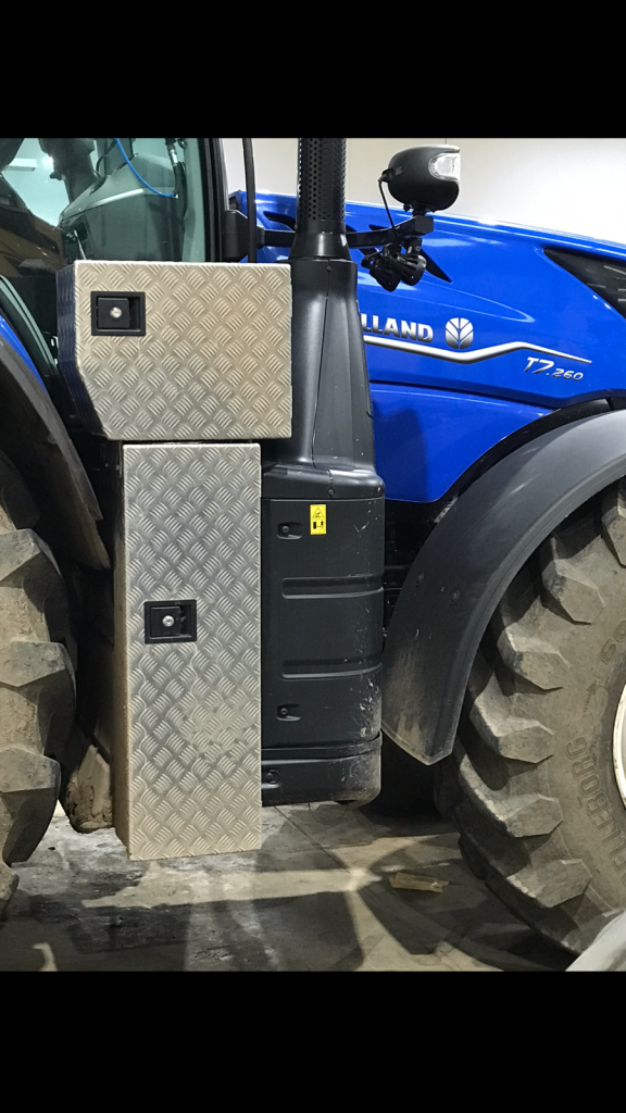 New Holland T7 side step toolbox
