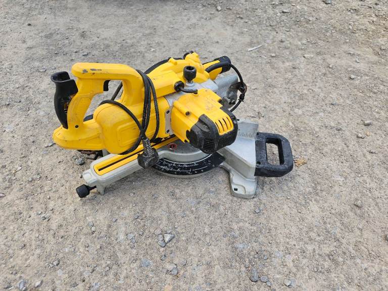 Dewalt 240v sliding miter saw