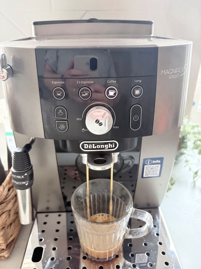 Delonghi Magnifica S ECAM250 Automatic Bean to Cup Coffee Machine