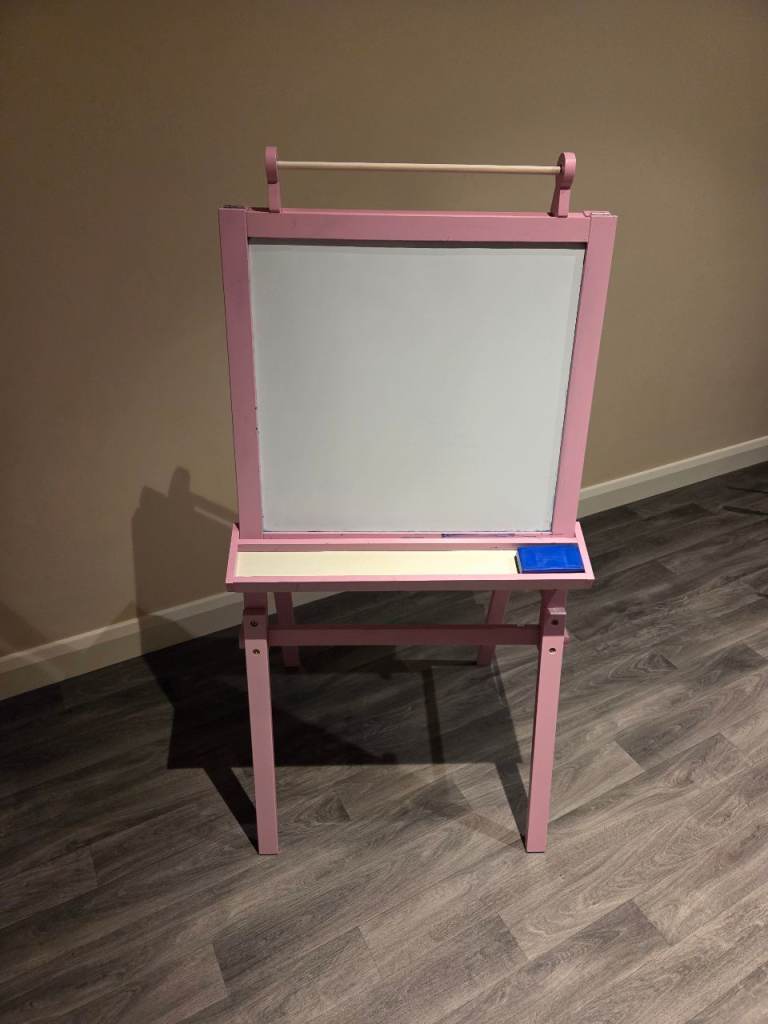 Children's White & Chalkboard Easel