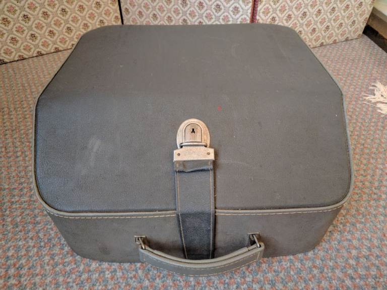 Boots portable typewriter with carry case - working order