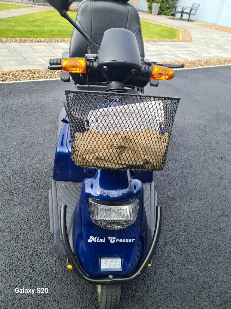 Mobility scooter excellent condition 3 wheeler very fast can deliver today