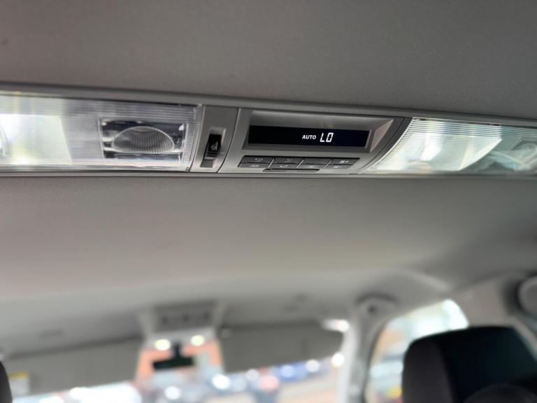 2016 Volkswagen Caravelle 2.0 TDI BlueMotion Tech 204 Executive 5dr DSG MPV DIESEL Automatic