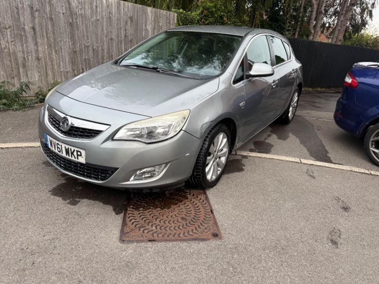 Vauxhall, ASTRA, Hatchback, 2011, Manual, 1598 (cc), 5 doors