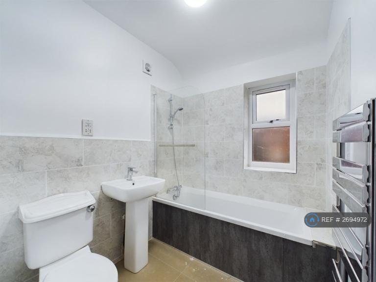 4 bedroom house in Moseley Road, Levenshulme, Manchester, M19 (4 bed) (#2694972)