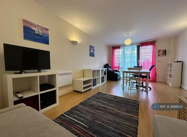 2 bedroom flat in Patrick Court, London, SE1 (2 bed) (#2688224)