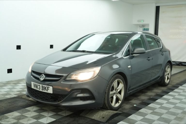 2013 Vauxhall Astra 2.0 CDTi 16V Bi-Turbo 5dr HATCHBACK Diesel Manual