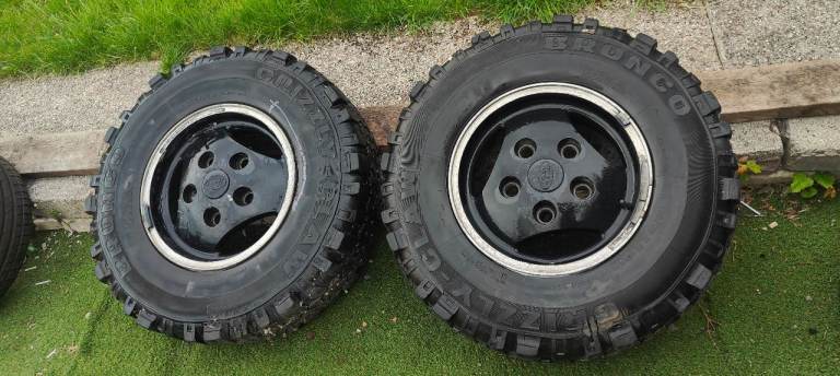 Land rover range rover classic 16 inch 3 spoke alloy wheels with tyres
