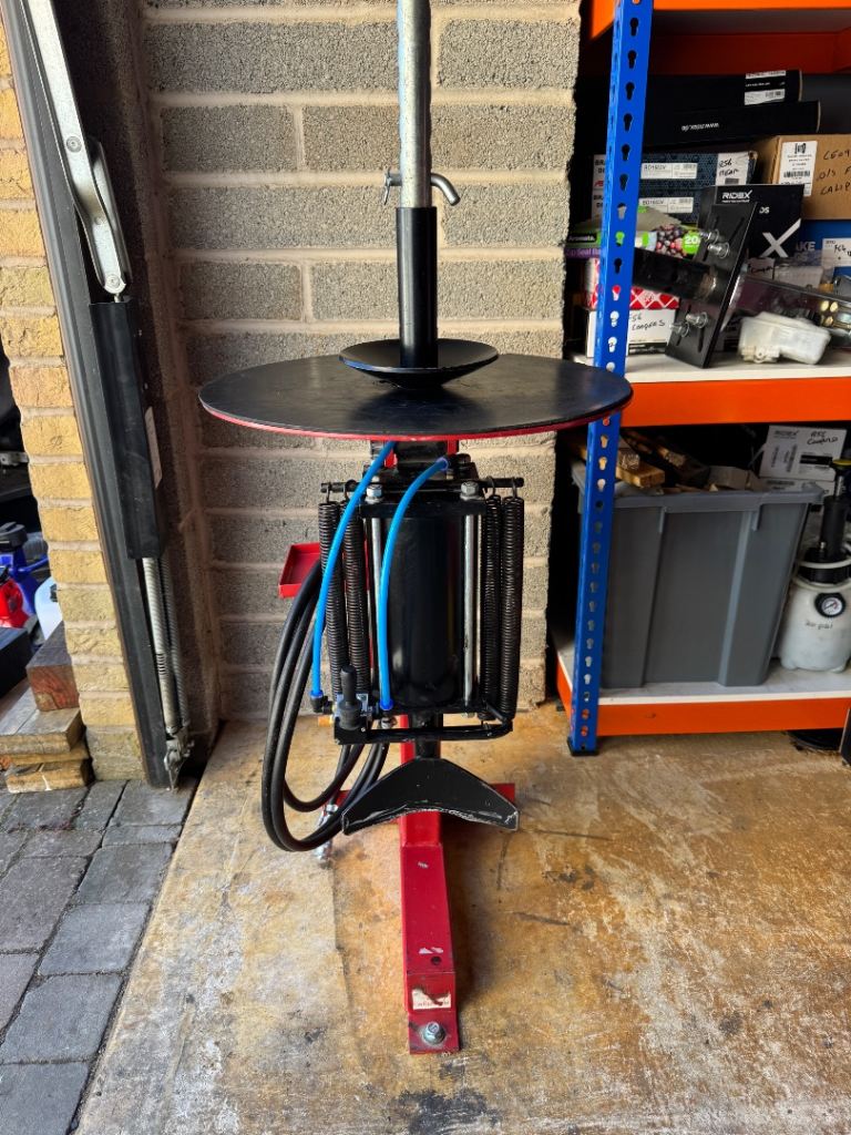 Sealey TV962 Tyre Changer with optional alloy wheel bat TC963