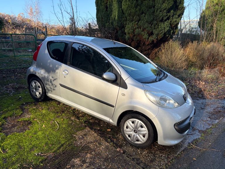 Peugeot, 107, 3 Door Automatic. FSH - Excellent Condition - £20 Road Tax