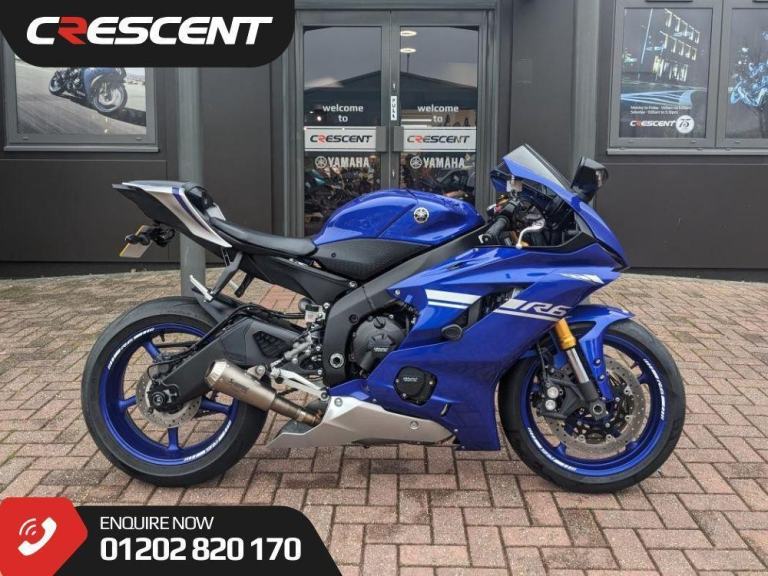 YAMAHA YZF-R6 2018 - AKRAPOVIC - GB RACING - 8 SERVICE STAMPS - R6 HSX REG PLATE