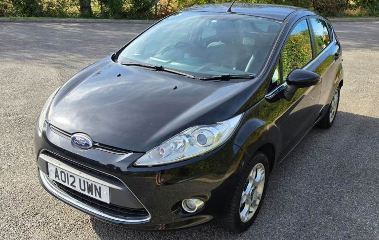 2012 ford fiesta 1.4 petrol AUTOMATIC  5 doors *1 year MOT*